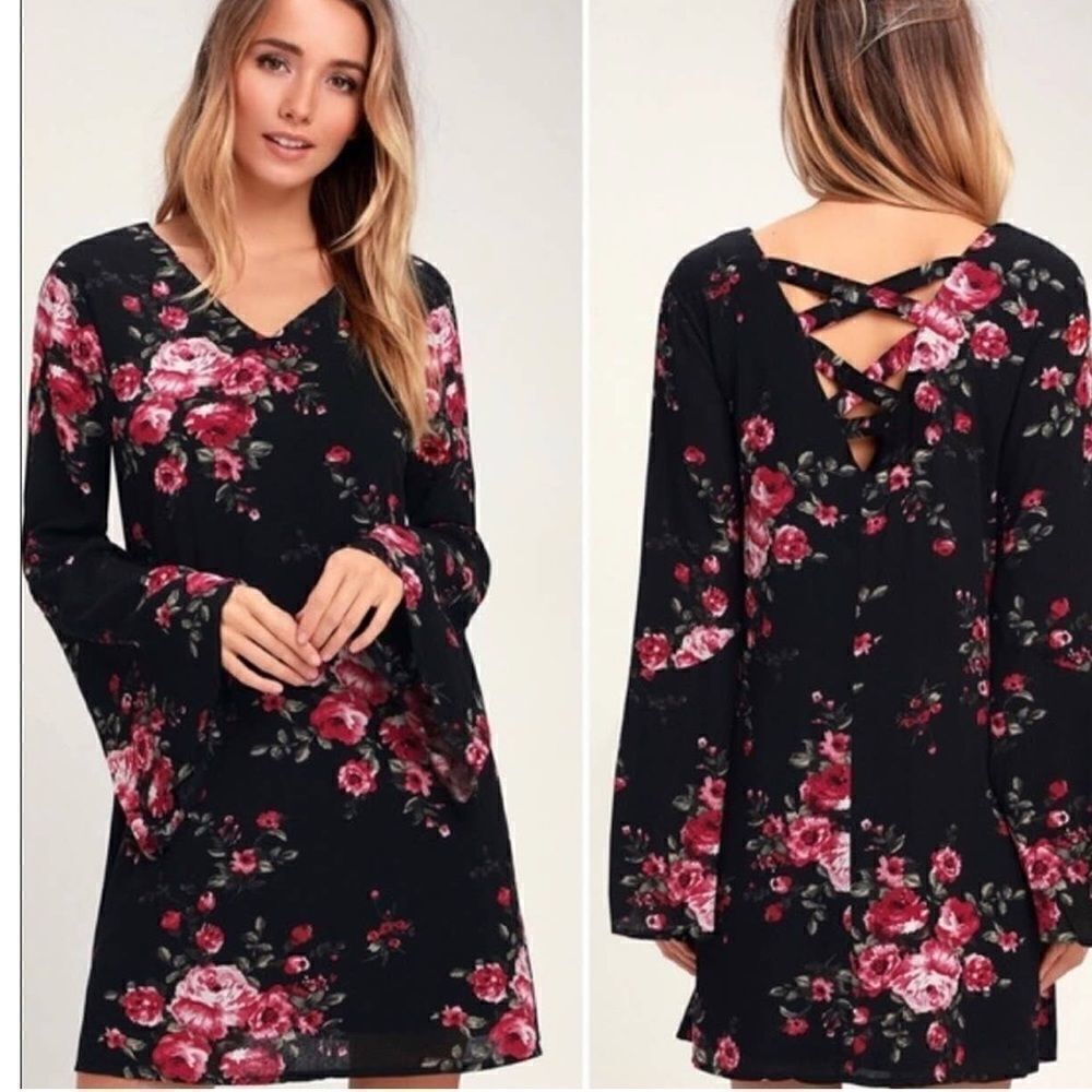 Lulu’s Ever Enchanting Black Floral Bell Sleeve Shift Dress Size Small